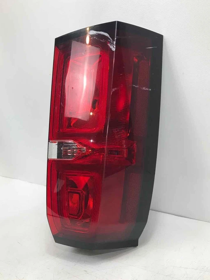 Conjunto de luces traseras para conductor LH 22783101 se adapta a 15-20 Chevy Suburban 1500 ¡arañazadas! Foto 2 de 4