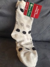 CVS MERRY BRIGHT WHITE GRAY POLKA DOTS LINED SLIPPER SOCKS FITS SIZE 9-11 - NEW
