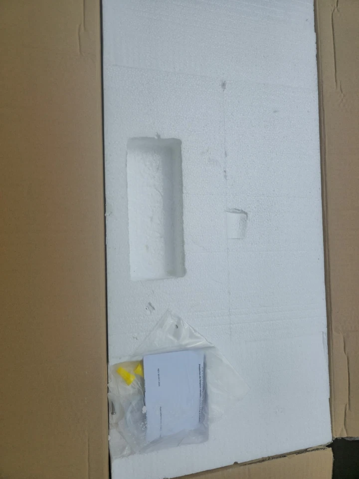 Luz de tocador de baño Kichler 55112 Ciona 3 luces 24" W - latón natural cepillado Foto 4 de 4