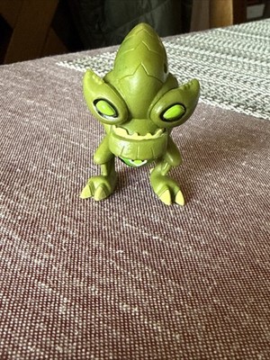 Crashhopper Mini figure Ben 10 Omniverse