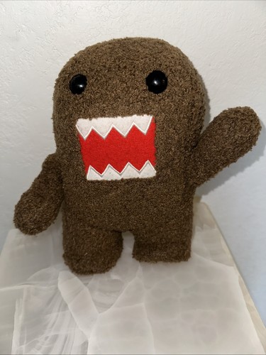 EUC DOMO Kun Monster braun Plüschtier Stofftier Spielzeug 9-10 Zoll SIEHE BILDER