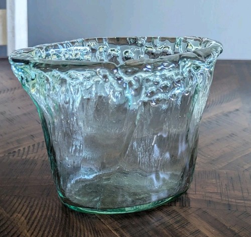 Seeglas Vase San Miguel Recycling Vase Freiform Wellenrand oval Meeresschaum grün - Bild 1 von 10