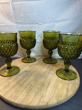 Vintage Set Of 4 Diamond Point Indiana Glass 8 oz  Green Water Wine Goblet 6.5”