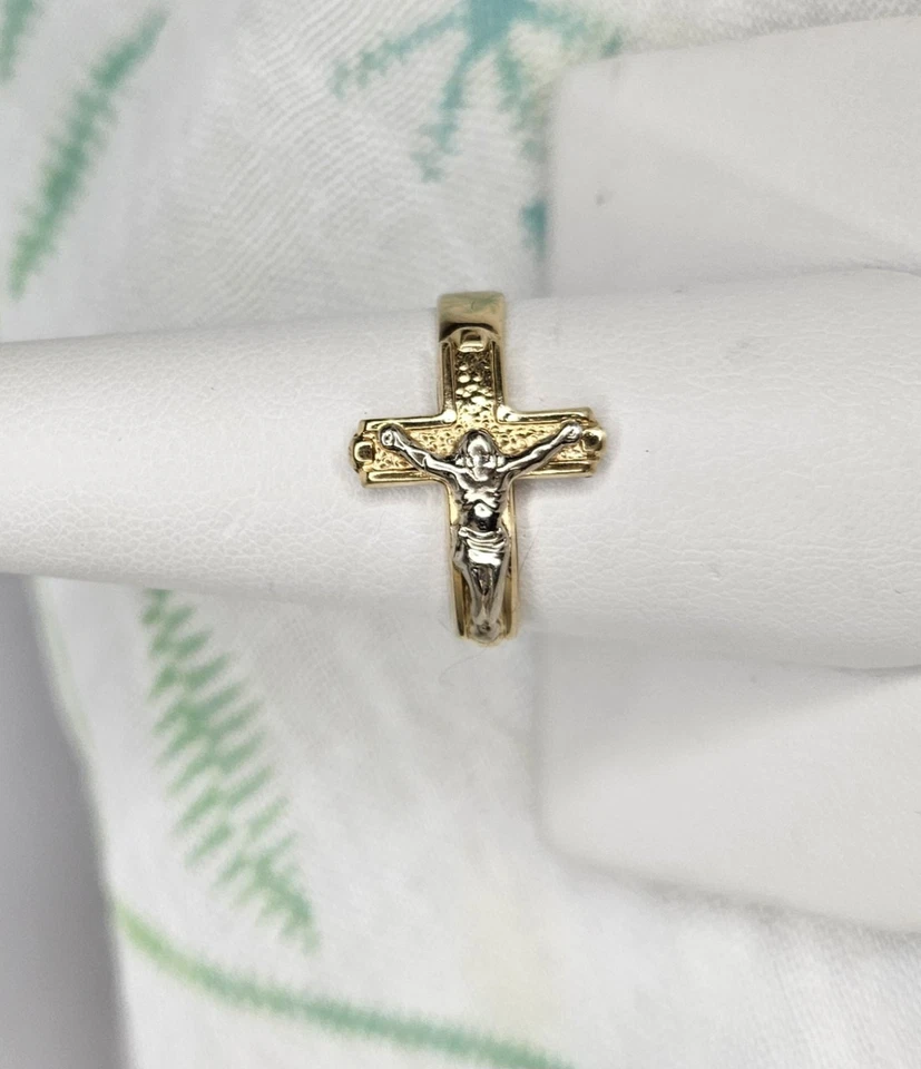 Impresionante Anillo Crucifijo Oro Amarillo y Blanco 14k Sólido Talla 8.5. Foto 3 de 4