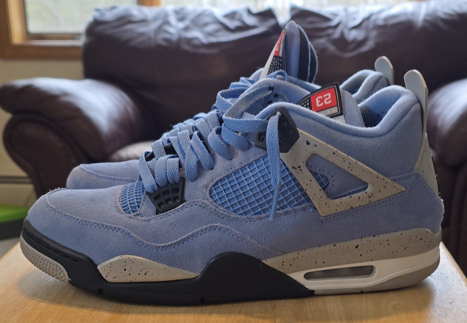 Size 11 - Jordan 4 Retro Mid University Blue