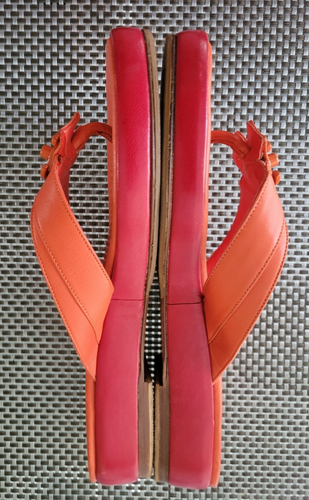 AUTH VINTAGE CHANEL THONG TURN LOCK RED LEATHER FLAT SANDALS 38/8 - Picture 4 of 8