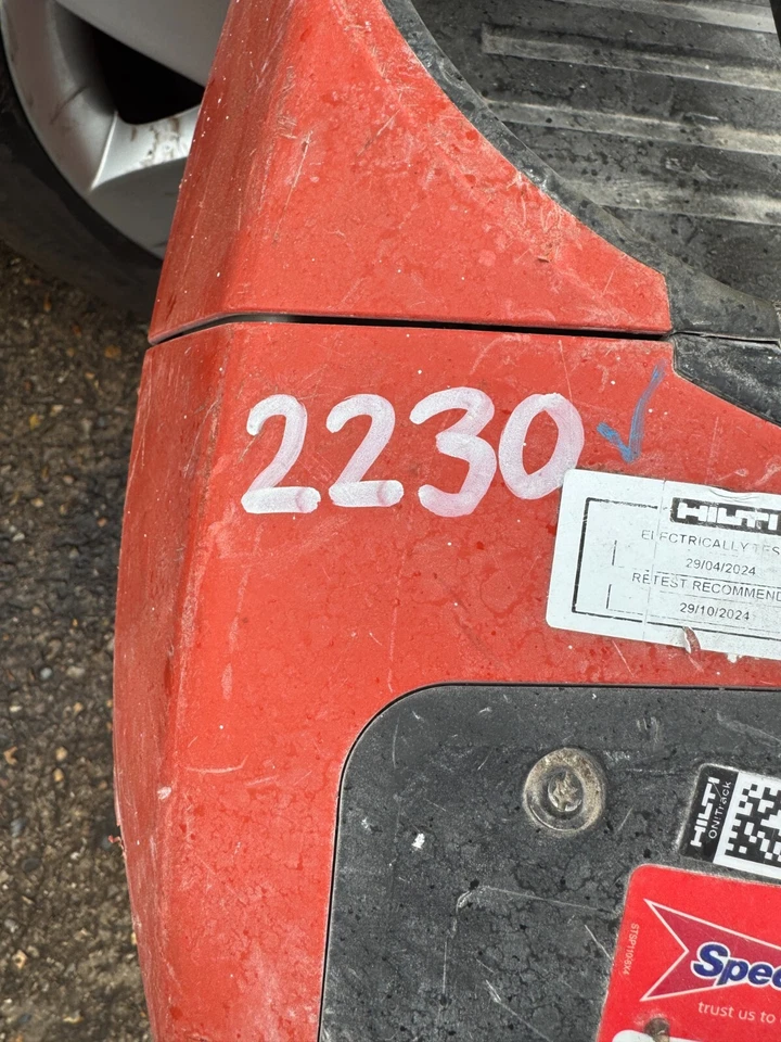 ⭐ HILTI VC 40 -UM 110V WET & DRY VACUUM CLEANER INDUSTRIAL  GWO FREE POST 2230 ⭐ - Image 2 of 4