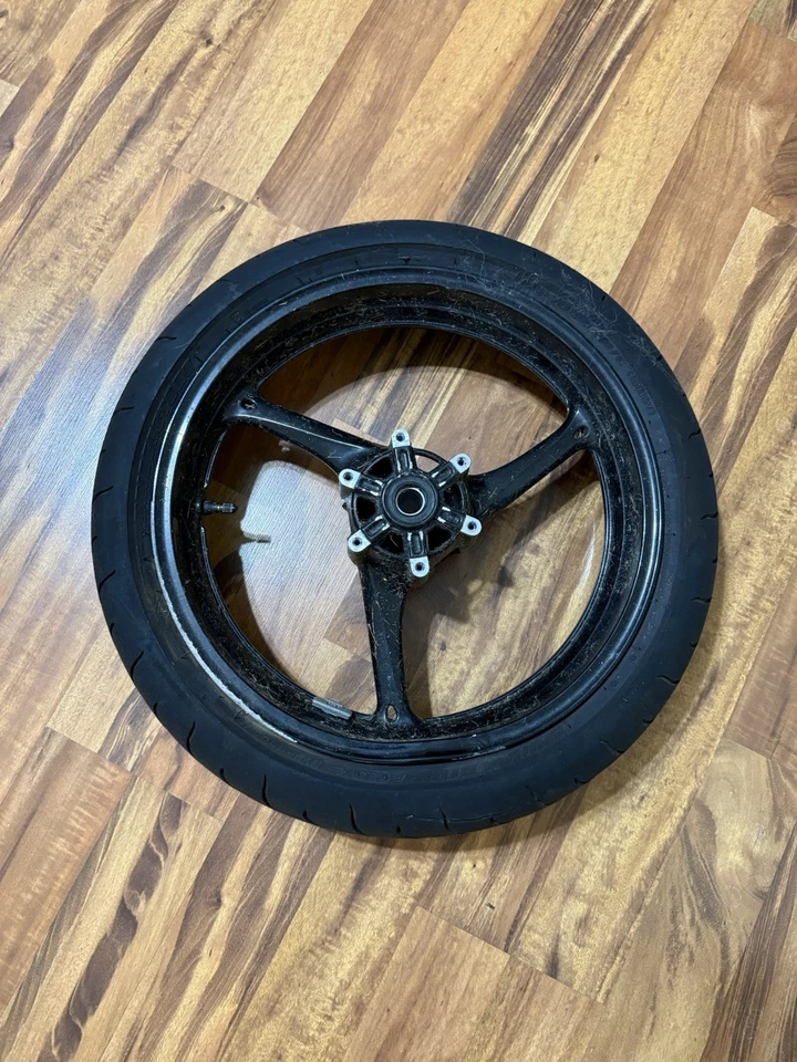 Черное переднее колесо/шина Suzuki Gsxr б/у - Изображение 2 из 4