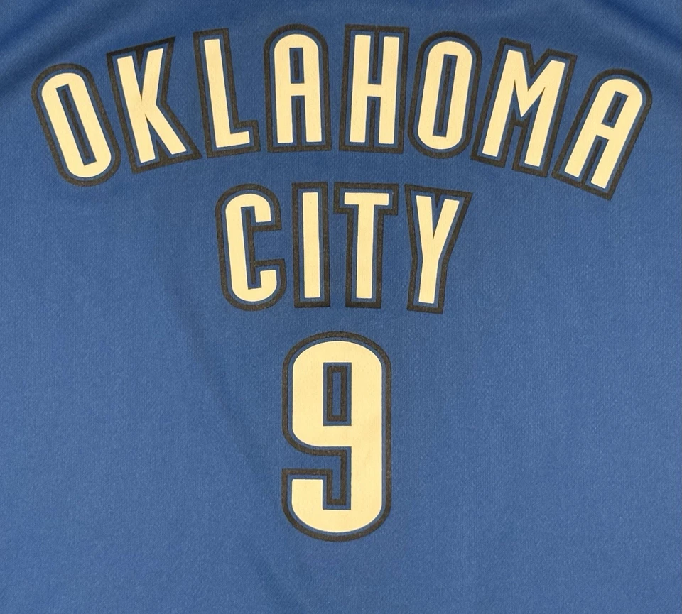 Camiseta Adidas Serge Ibaka Grande Oklahoma City Thunder OKC SGA Chet Durant Foto 3 de 4