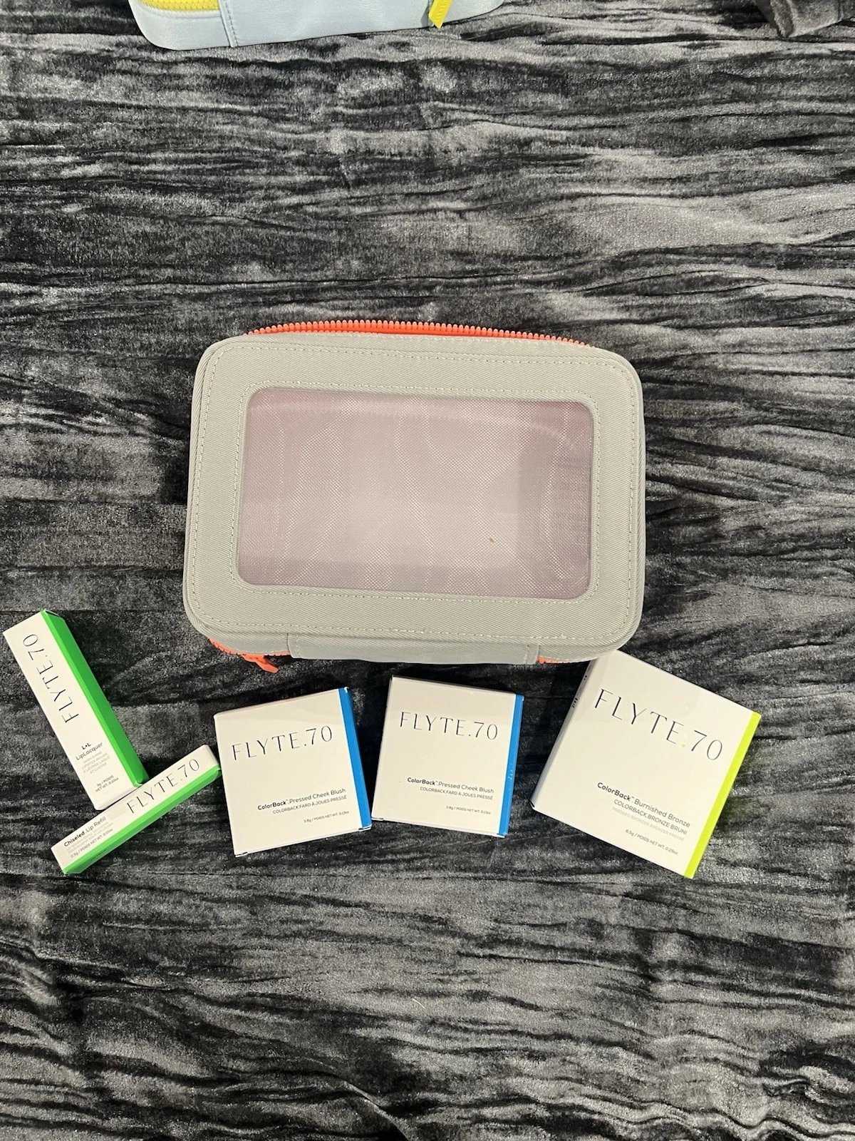 Flyte 70 6 piece makeup kit with cosmetics bag
