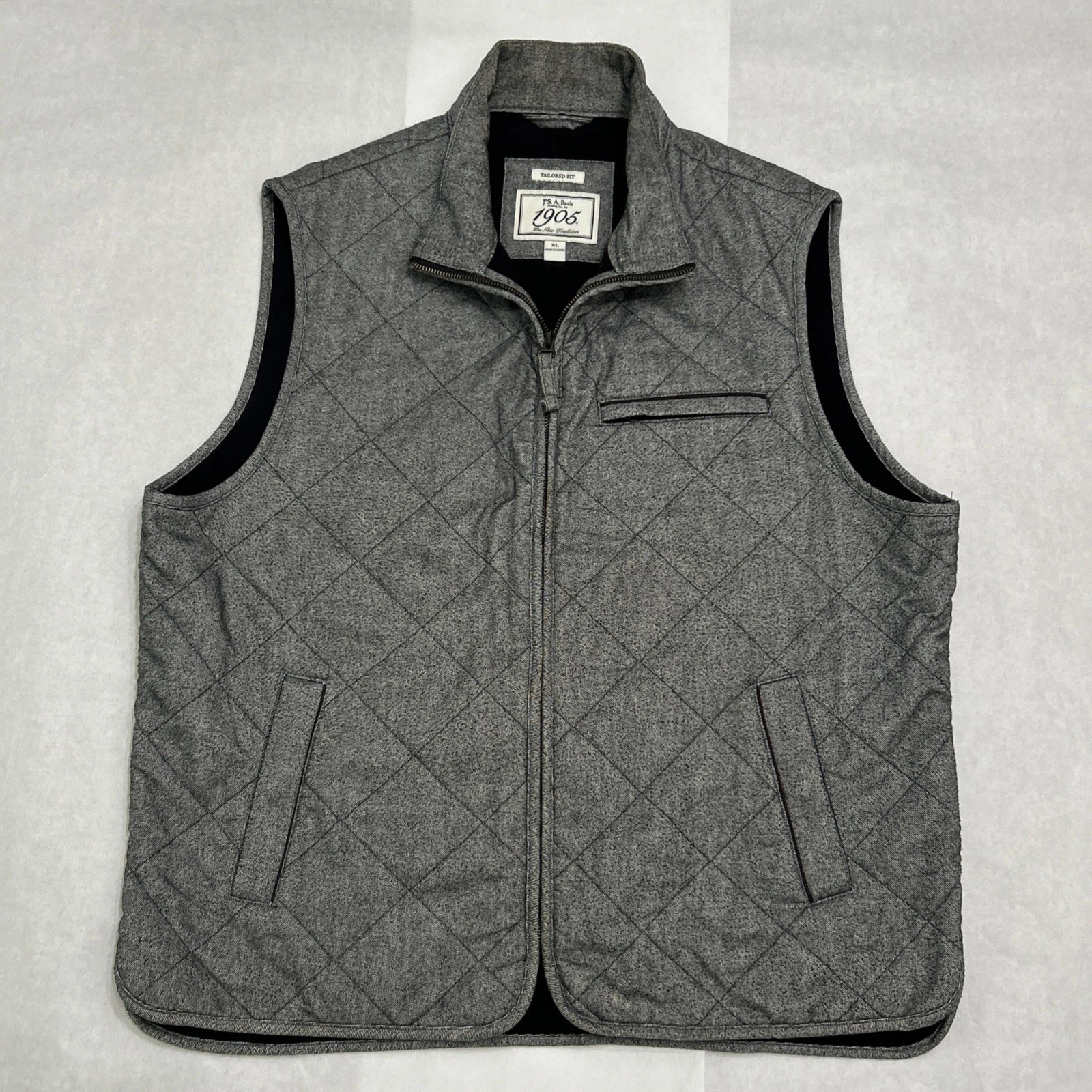 Jos A Bank 1905 Quilted Vest Men’s XL Gray Tailored Fit Sleeveless Preppy Career