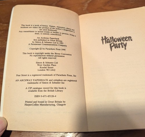 Halloween Party UK Print Paperback Book Fear Street RL Stine Vintage - Picture 8 of 8