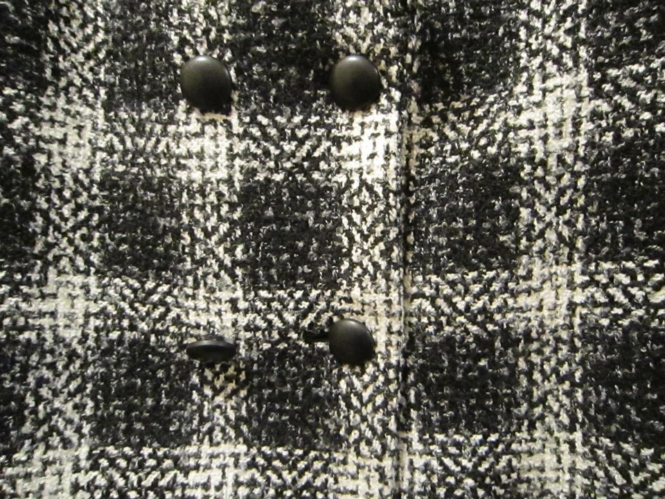 CHAQUETA CHAQUETÓN TALLA L EAST 5TH NEGRA BLANCA GRIS MUJER DOBLE BOTONADURA, GRANDE, USADA EN EXCELENTE ESTADO Foto 4 de 4