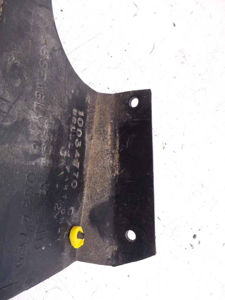 Пластиковый кронштейн крепления модуля управления двигателем ECM 82-89 Pontiac Firebird 10034770 - Изображение 2 из 4