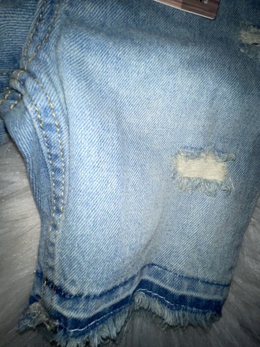 Levi's Boy's 511 Adjustable Waistband Slim Short Distressed Light Denim Sz 5 Reg - Picture 7 of 12