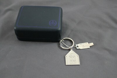 Dolan Bullock D&B House Keyring SKR-017600 NWT and Box Rare