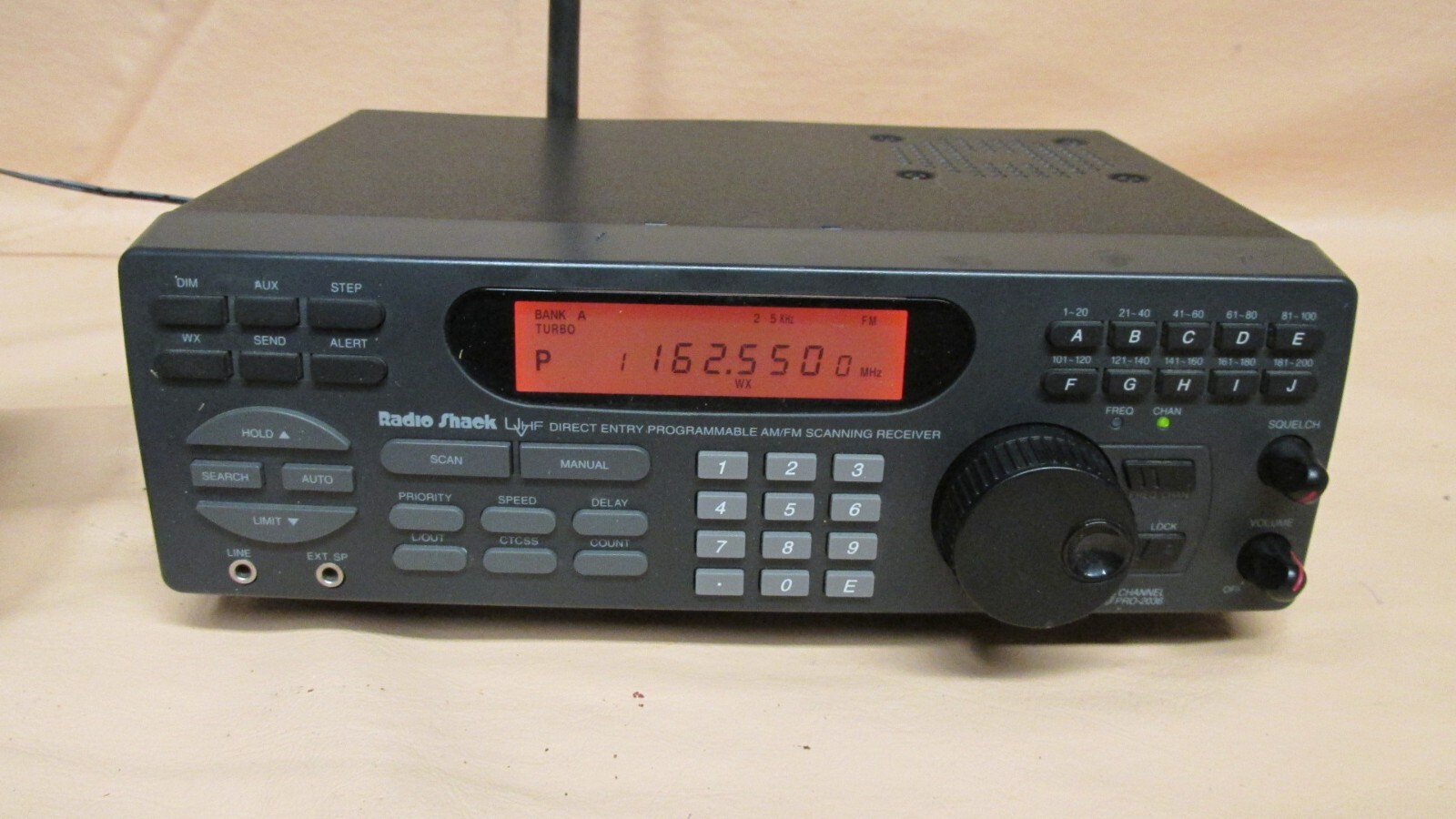 Radio Shack pro-2036 police fire ham air wx scanner receiver