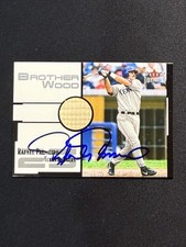 2001 Fleer Premium Brother Wood #BW6 Rafael Palmeiro Bat Autographed IP Relic