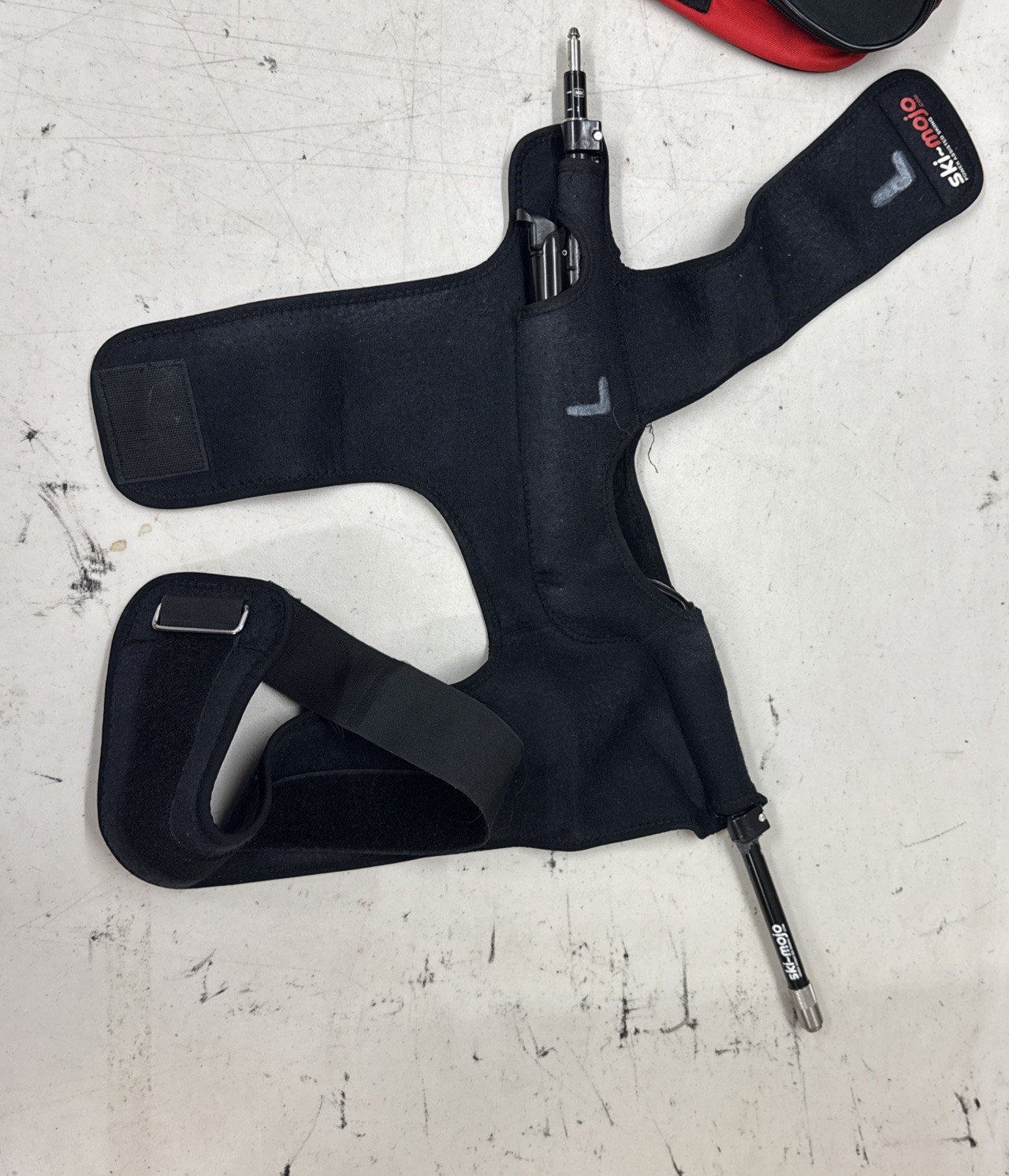 SKI MOJO ASSIST DEVICE for SKIING black with accessories and directions 2015/16