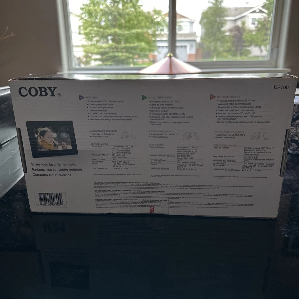 Coby DP700 7" Widescreen Digital Picture Frame LED Display 16:9 Photo Viewer - Image 3 of 4
