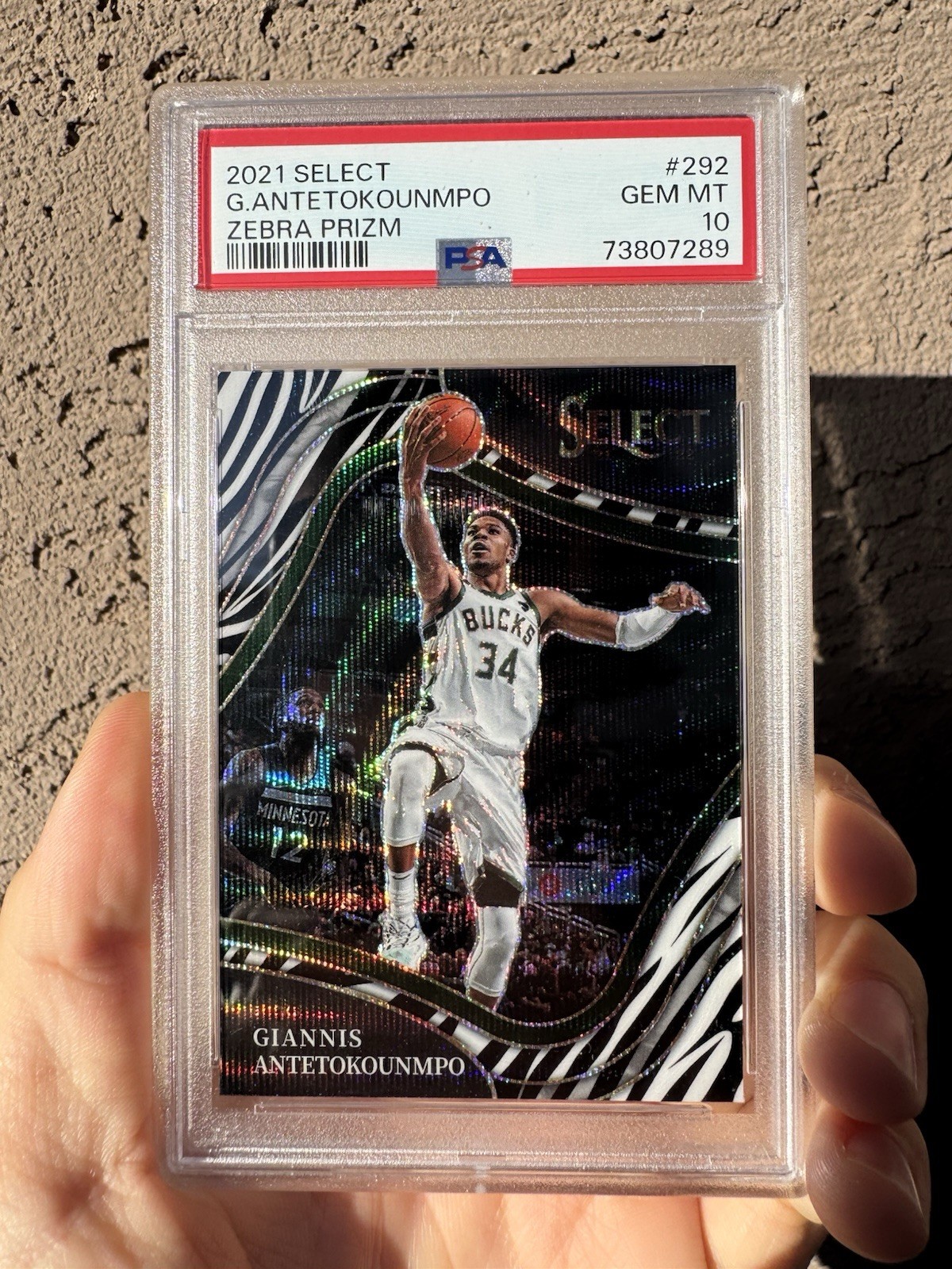 GIANNIS ANTETOKOUNMPO 2021-22 SELECT COURTSIDE ZEBRA PRIZM PSA 10