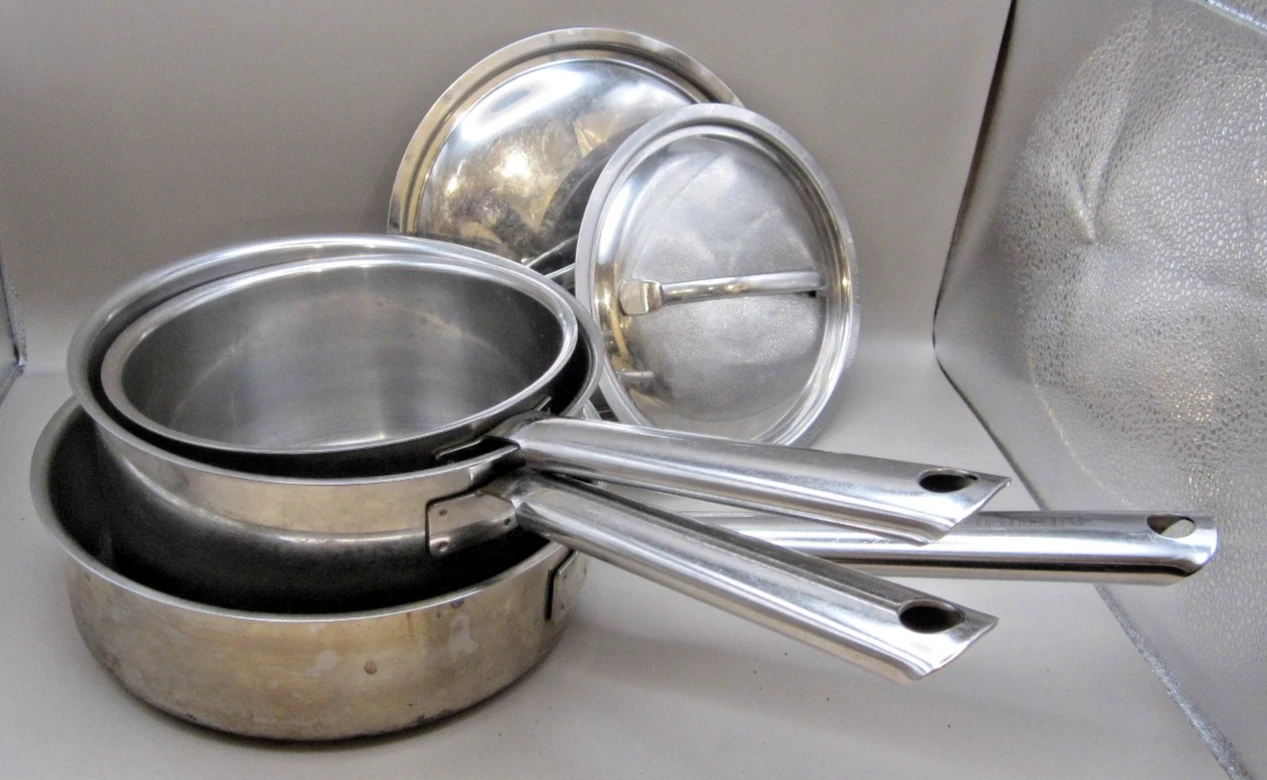 5 pcs Cuisinart Stainless Steel 3 Pots,/Pans 2 Lids 2&4 qt. Saucepans & Sautepan
Opens in a new wind