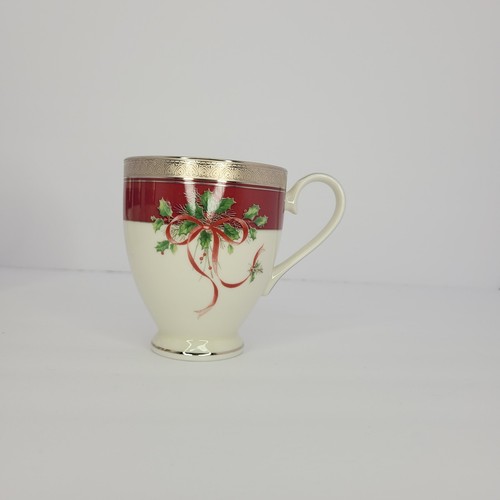 Set of 8 Mikasa Palatial Holly Platinum Mugs Holiday Christmas China Holiday - Picture 2 of 17