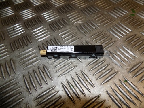 VW Touran 1T0 Match Antenne Antennenverstärker hinten links 1T0035577AD