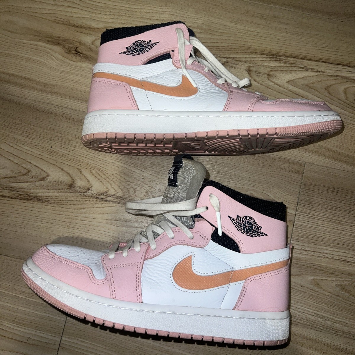 シューズ(女性用) Nike Women's Air Jordan 1 High Zoom シューズ(女性用) Nike Women's Air Jordan 1 High Zoom Amazon