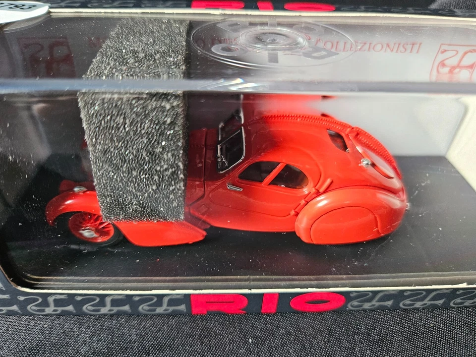 里约 1938 布加迪 57 SC 大西洋红 1: 43 比例 Inv. #3793 — 第 2/3 张图片