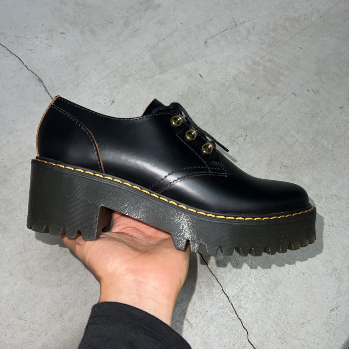 Size 10W / 8.5M - Dr. Dr Doc Martens Marten LEONA LO Black Size 10W / 8.5M - Dr. Dr Doc Martens Marten LEONA LO Black