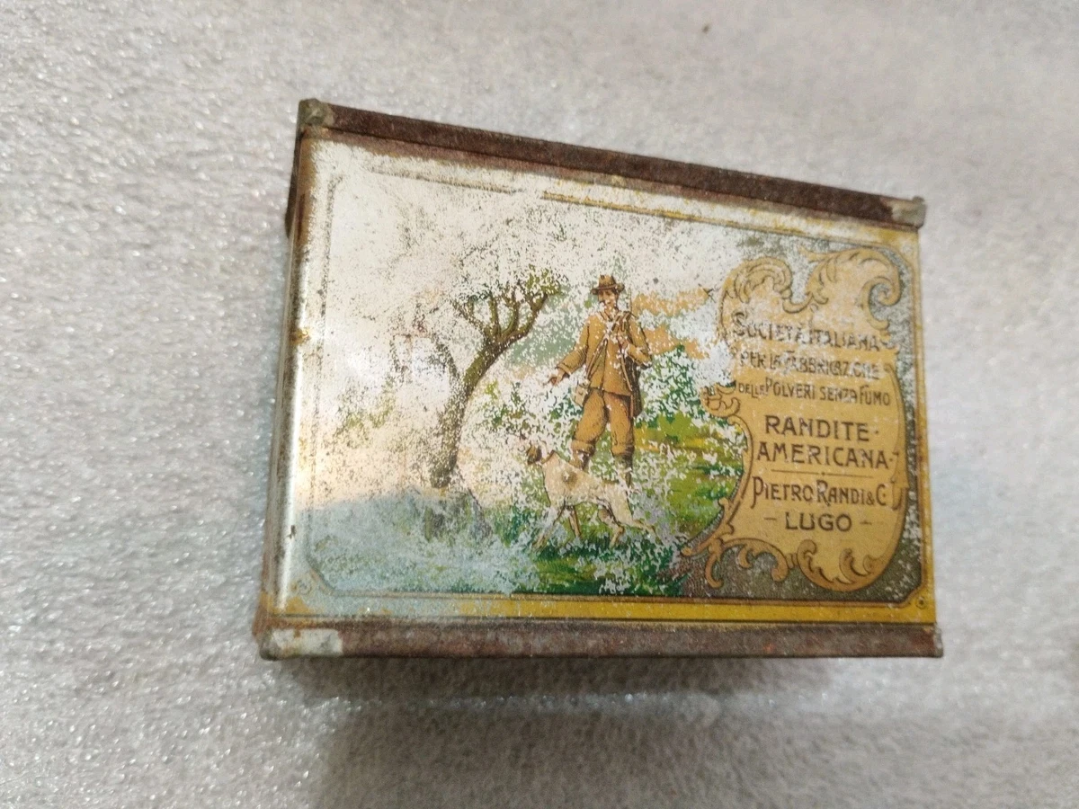 Scatola della macchina da cucire d'epoca - Italia