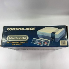 Consola de videojuegos Nintendo Entertainment System NES NES-001 gris cubierta de control