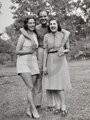 Shirtless Man Getting Handsy w/ 2 Young Ladies: 1940's Snapshot Photo