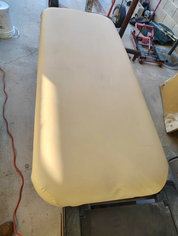 Mesa de masaje elevadora eléctrica con pedestal Earthlite Everest 73x32 Foto 2 de 4