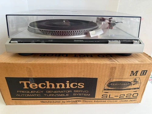 TECHNICS SL-220 FREQUENCY GENERATOR SERVO TURNTABLE - AS IS