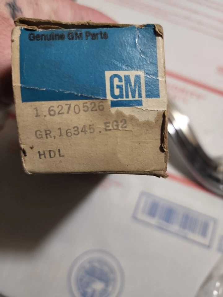 Manija de la puerta lateral trasera GM 6270526 OEM Chevrolet G10 G20 G30 1971-1975  Foto 2 de 4