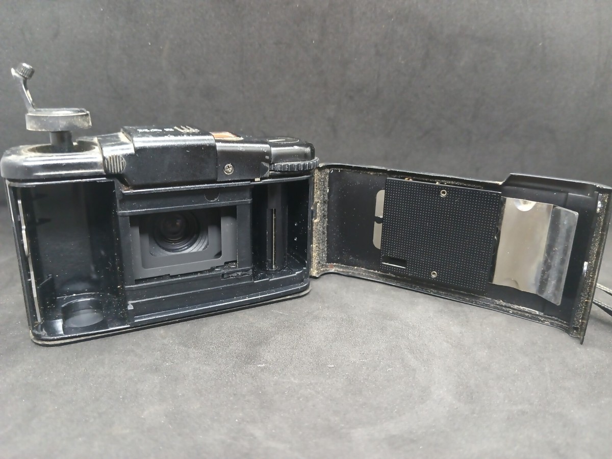 Olympus XA2 35mm Film Camera Zuiko f3.5 35mm lens -* Sticky Button