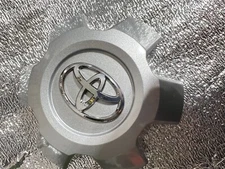 4260B-35040 GENUINE OEM TOYOTA 2014-2023 4RUNNER WHEEL CENTER HUB CAP NEW