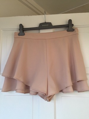 zara ruffle shorts