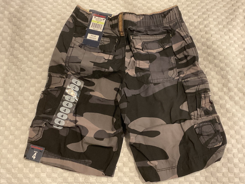 Boys' Size 4 Unionbay Camo Print Shorts With An Adjustable Waist-NEW WITH TAGS. - Picture 4 of 5