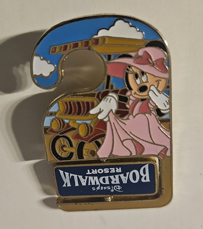 Disney WDW LE1500 BoardWalk Resort Minnie Do Not Disturb FACTORY ERROR 1/1 Pin