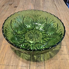 Anchor Hocking Medallion Winter Green Glass Salad Fruit Dessert Bowl 8"