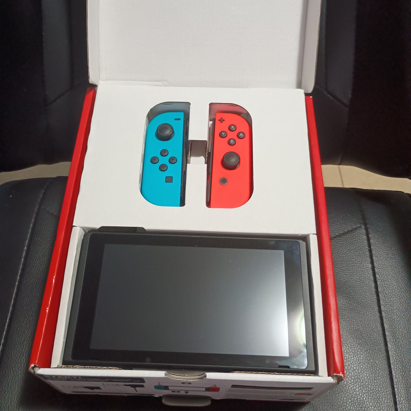 Nintendo Switch (2019) acquistata 2024 usata pochi mesi, completa di tutto
