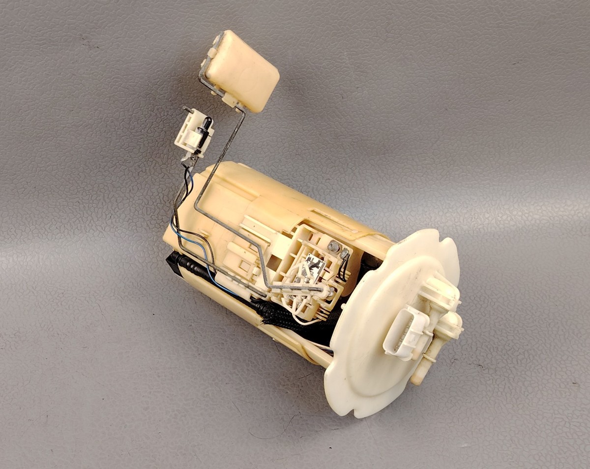 2000-2001 Nissan Maxima A33 3.0 Fuel Pump Assembly 25060 2Y900 OEM