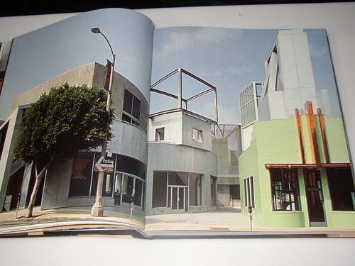 FRANK GEHRY ARCHITECT RETROSPECTIVE SIGNED 1ST EDITION LOS ANGELES ARCHITECTURE - Picture 7 of 11