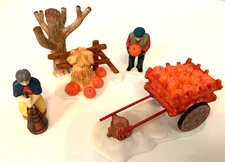 Dept 56 Heritage Village, "Harvest Time," 5941-2,  People & Pumpkins