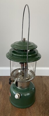 Vintage 1973 Coleman Lantern Model 220H 2 Mantle W/ Striker Pyrex
