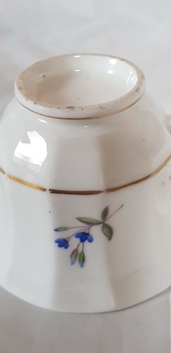 ENGLISH REGENCY PERIOD CUP, FLUTED, HAND PAINTED PEACH FLORAL DEC, CIRCA 1820'S - Picture 6 of 9