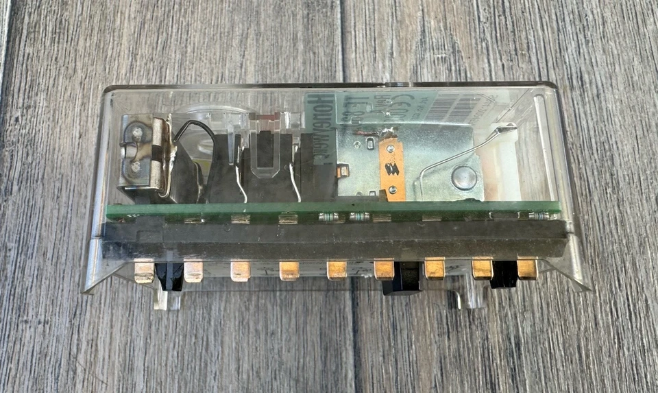 Honeywell TF 830.3 Control Box Head Only For Oil Burners… - Image 3 of 4